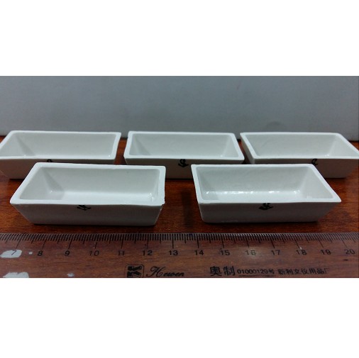 Thuyền sứ vuông